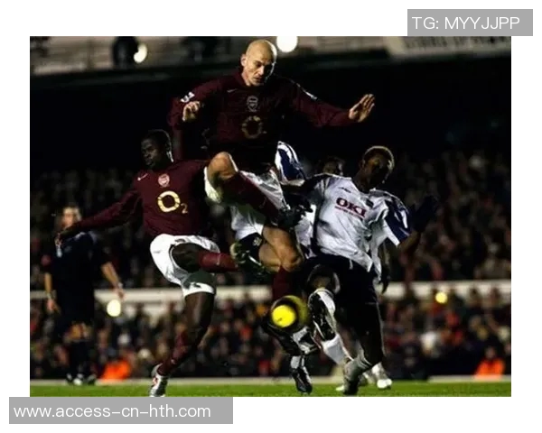 足球赛场上的压哨球瞬间揭示了逆转的奇迹与激情的巅峰时刻